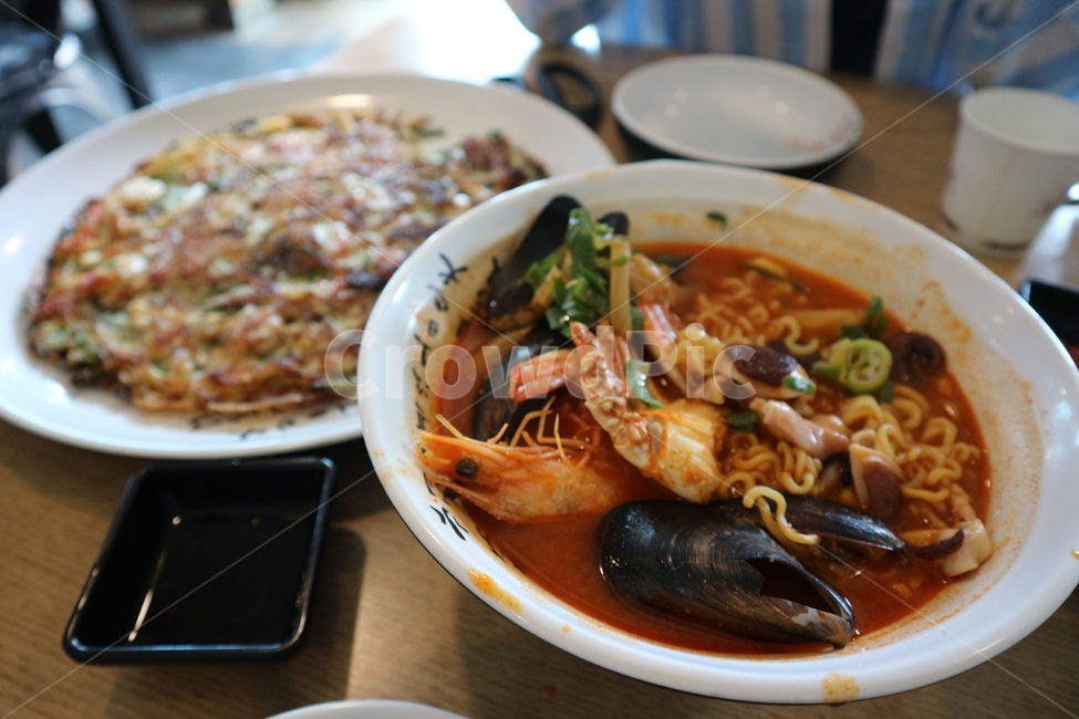제주도,맛집,제주맛집,라면,해물라면,해물,해산물,음식,요리,매운음식,면,면요리,해장,해장음식,게,한국음식,누들,야식,jeju,jejudo,ramen,noodle,sea,seafood,food,koreanfood,cook,cooking,spicy,redfood,heron,midnightsnack,koreanpancake,홍합,해장라면,면발,면류,매운라면,문어,문어라면,한국요리,한국면요리,한국라면,부침개,파전,전,해물파전