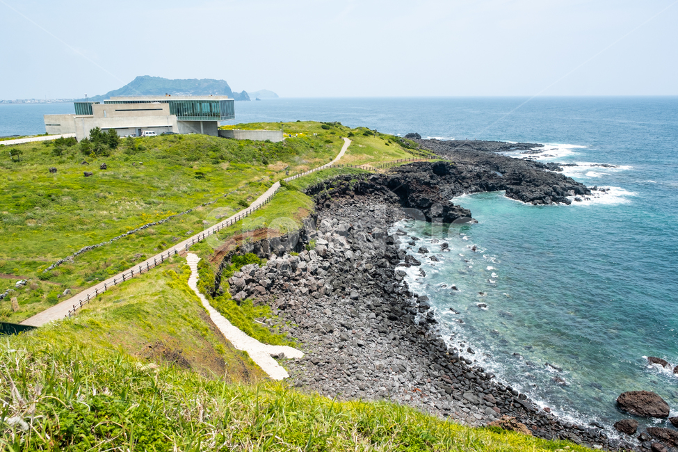 자연,바다,제주,제주도,nature,outdoor,풍경,아름다운풍경,평화,섭지코지,해변가,성산일출봉,들판,outdoors,land,ocean,땅,자연,풍경,nature,landscape,제주도,jeju,jeju island,promontory,곶,shoreline,해안선,water,물,옥외,대양,sea