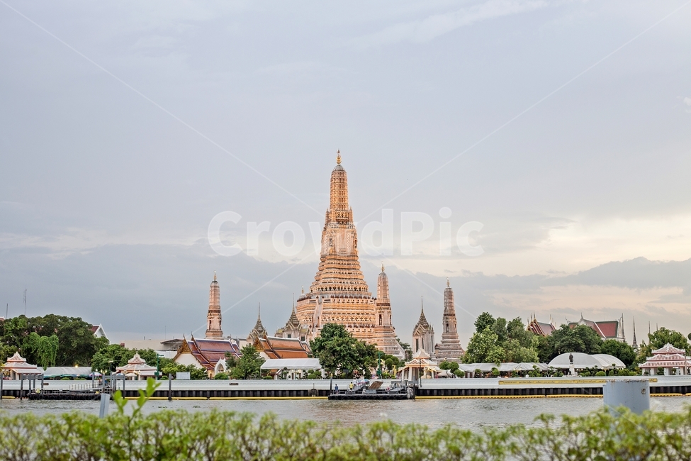 방콕,태국,풍경,일몰,하늘,구름,건축물,왓아룬,watarun,bangkok,city,river,sky,world,cloud,landscape,building,foreign,oversea,landmark,야경,밤,풍경,nightscape,night,landscape,랜드마크,landmark,tourist attraction,세계랜드마크,해외랜드마크,외국랜드마크,world landmark,world tourist attraction,건축물,건물외관,exterior,building,structure,architecture,construction,pagoda,탑,shrine,신사,건물,worship,예배