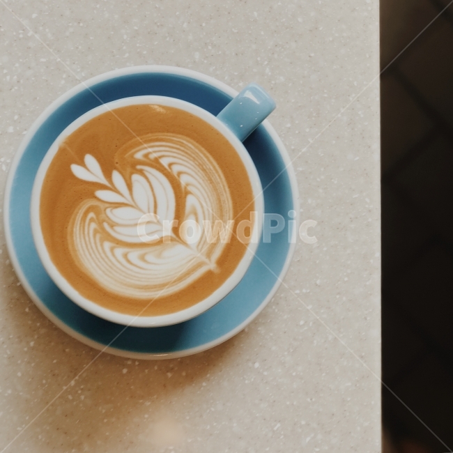 라떼아트,모닝커피,라떼,튤립,커피,아침,커피,카페,coffee,cafe,감성,sensible,feeling