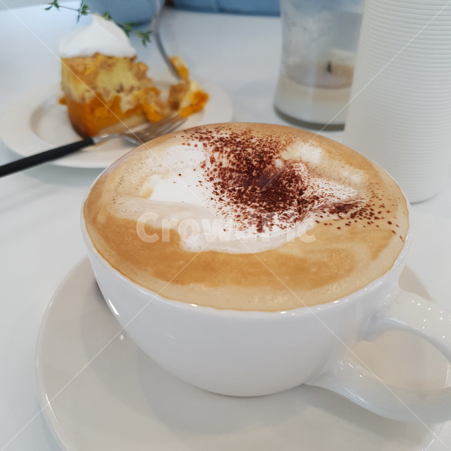 커피,coffee,latte,크림라떼,컵,커피컵,coffeecup,마실것,라떼,drink,커피,카페,coffee,cafe