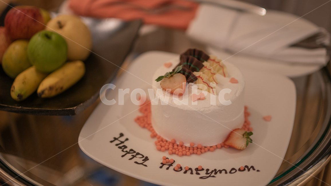 허니문,신혼여행,honeymoon,로맨틱,웰컴케이크,웰컴푸드,welcomefood,welcomecake,케이크,cake,과일,기념일,축하,anniversary,congratulation,celebrate,celebration