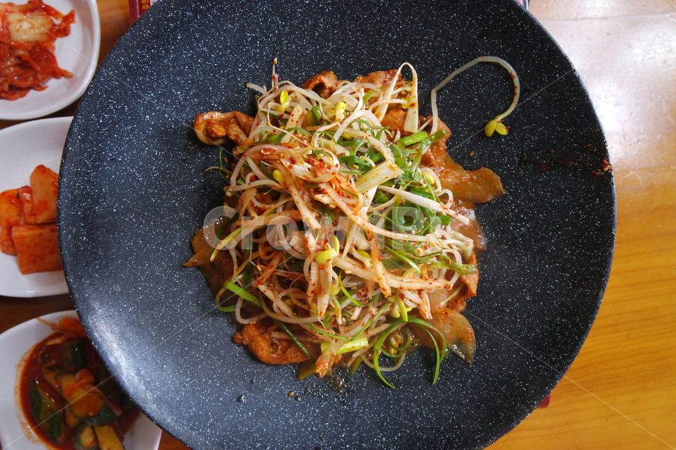 제육볶음,돼지고기,흑돼지,고기볶음,불고기,food,음식,음식,식재료,요리,food,cook,meal,dishes,food reserves,한식,한국음식,한국요리,korean food,korean dishes,korean meal,korean cook