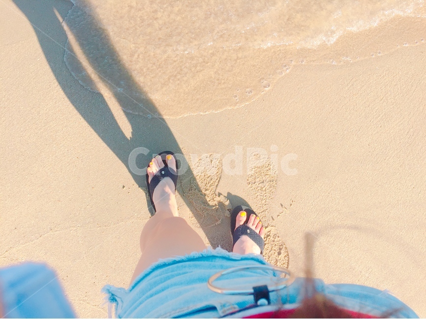 바다,부산,그림자,다리,모래,해변,바다,beach,sea,사람,인물,인간,human,person,여성,여자,woman,female,lady,여행,휴가,traveling,vacation,trip,감성,sensible,feeling