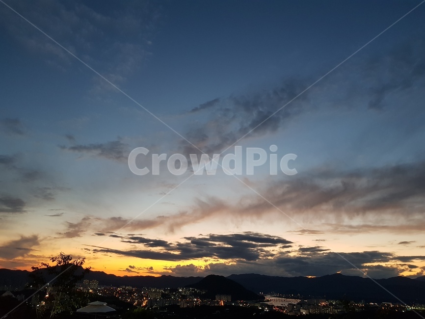 가을하늘,노을,자연,sky,구름,풍경,야경,밤,풍경,nightscape,night,landscape,도시,city,nature,outdoors,옥외,하늘,dusk,황혼,sunset,일몰,red sky,붉은 하늘,dawn,새벽