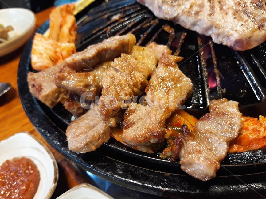 고기,돼지고기,음식,식사,목살,회식,숯불,안주,삼겹살,음식,식재료,요리,food,cook,meal,dishes,food reserves,육류,고기,meat