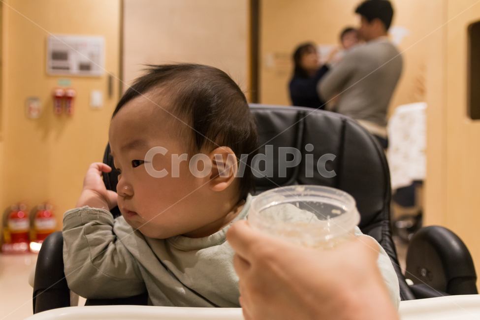 아기,이유식,육아,남자아이,맘마,어린이,아이,밥,식사,남자,영양,아기이유식,귀여운,사랑스런,숟가락,아동,양육,통통한,천사같은,꼬마,영유아,유아,사람,인물,남자아기,1살,1살아기,성장,가족,수유실,육아휴게실,얼굴,표정,11개월,발달,사람,인물,인간,human,person,영유아,아기,애기,아이,infants,baby