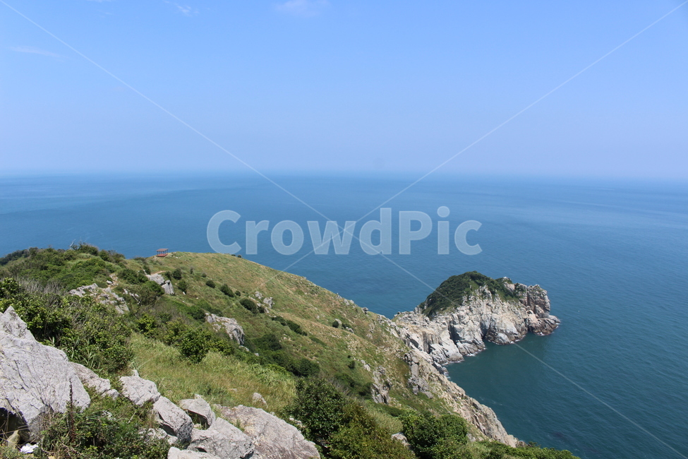 섬,대매물도,바다,등산길,나무,숲,하늘,island,시원한,cold,fresh,ocean,sea,trekking,해안절벽,절벽,바위,수평선,자연,풍경,nature,landscape,한국자연풍경,한국자연경관,korea nature landscape,outdoors,옥외,land,땅,water,물,shoreline,해안선,대양,promontory,곶,coast,연안