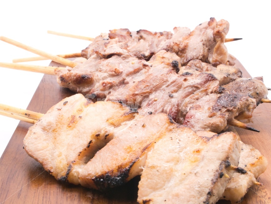 닭꼬치,야끼토리,닭,돼지,꼬치,구이,꼬치구이,숯불,흰배경,단백질,단백질요리,염통,염통꼬치,네기마,닭고기,돼지고기,요리,건강,음식,식재료,요리,food,cook,meal,dishes,food reserves