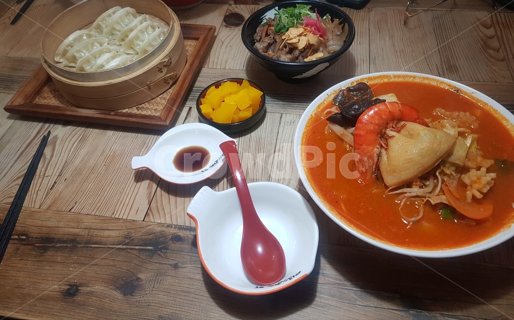 라면,만두,짬뽕,짬뽕라면,음식,식사,요리,안주