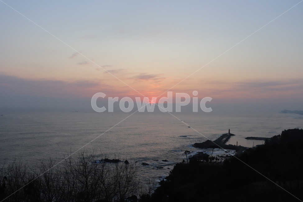 일출,sunrise,바다,sea,nature,자연,outdoors,옥외,sky,새벽,dawn,일몰,sunset,하늘,redsky,붉은하늘,dusk,황혼,자연,풍경,nature,landscape