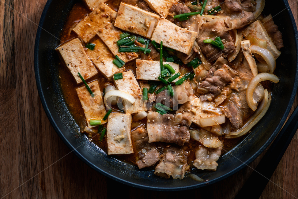 두부조림,삼겹살조림,삼겹살두부조림,두부요리,삼겹살요리,조림,맛있는,고소한,새콤한,간장소스,braisedtofu,두부,삼겹살,돼지고기,간장,음식,식재료,요리,food,cook,meal,dishes,food reserves,한식,한국음식,한국요리,korean food,korean dishes,korean meal,korean cook