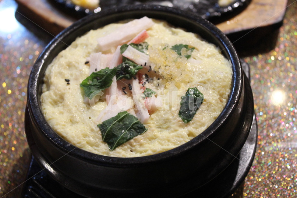 계란찜,계란,뚝배기,뜨거운음식,맛있는음식,음식,한식,한국,korea,koreafood,달걀,노란색,부드러운,맛있는,한국음식,koreanfood,요리,반찬,술안주,안주,찜
