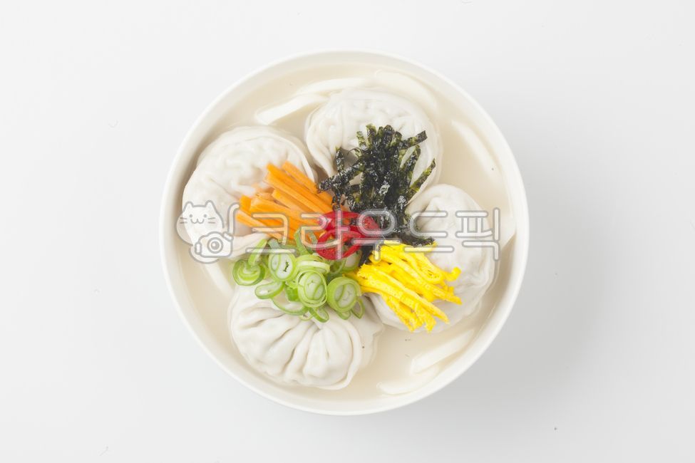 Tteokguk,tteokmanduguk,manduguk,mandu,garaetteok,gomyeong,seol food,holiday food,seolnal food,cooking