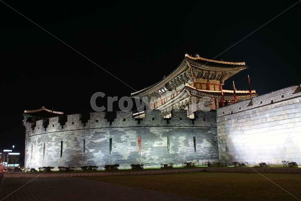 성,야경,경치,성곽,조명,야경,밤,풍경,nightscape,night,landscape,한국전통,한국문화,korean traditional,korean culture,랜드마크,landmark,tourist attraction,한국랜드마크,한국관광지,한국명소,korea landmark,korea tourist attraction,건축물,건물외관,exterior,building,structure,architecture,construction,shrine,신사,pagoda,탑,건물,worship,예배