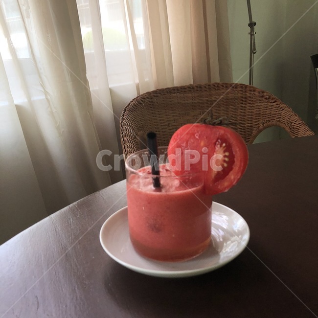 쥬스,토마토,카페,홈카페,생과일쥬스,원목,라탄,음료수,drink,beverage