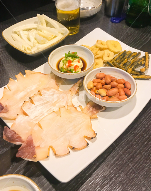 오징어,안주,마른안주,술자리,맥주,땅콩,마요네즈,소스,소주,술,음료,한치,반건조,과음,음주,drysidedish,squid,beer,soju,beverage,alcohol