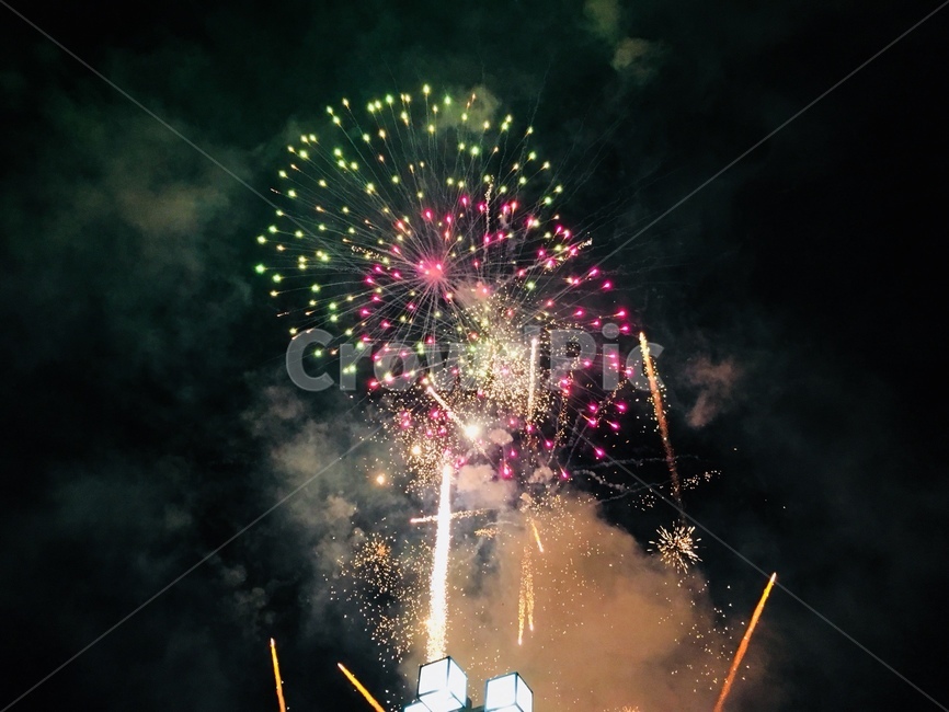 불꽃놀이,불꽃,야경,감성,축제,행사,불빛,밤,야외,옥외,형형색색,색감,생동감,화려함,연말,신년,firework,night,festival,outdoors,야경,밤,풍경,nightscape,night,landscape,축제,행사,festival,carnival,event
