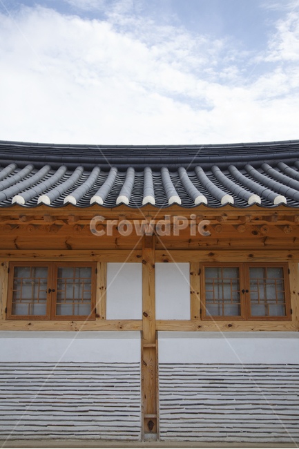 한옥,전통가옥,처마,기와,목조주택,파란하늘,하늘,파랑,여름,초여름,계절,한국,서울,바탕화면,배경화면,korea,seoul,blue,sky,dejavuent,아시아,한국전통,한국문화,korean traditional,korean culture,건축물,건물외관,exterior,building,structure,architecture,construction