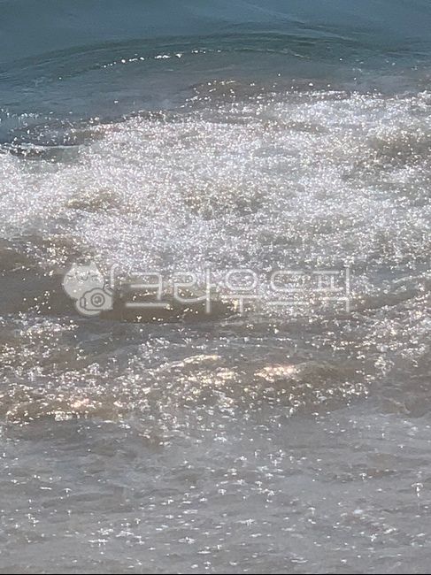 바다,파도,물결,윤슬,하늘색,자연,ocean,sea,seawaves