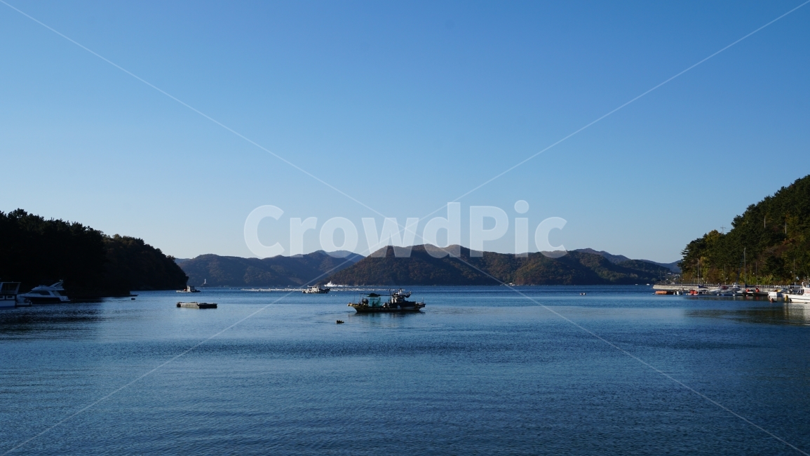 바다,낚시,배,투어,여행,낚시배,여유,힐링,파란,하늘,자연,풍경,nature,landscape,한국자연풍경,한국자연경관,korea nature landscape,산업,industry,industrial,어업,fishery,fishing industry,교통,교통수단,traffic,transportation,land,땅,outdoors,옥외,water,물,ocean,대양,sea,shoreline,해안선,coast,연안,island,섬