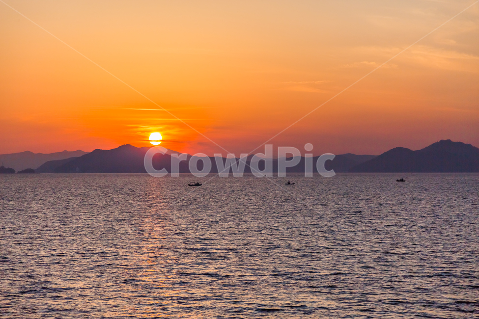 nature,자연,sky,옥외,붉은하늘,redsky,하늘,sunset,일몰,sunlight,햇빛,자연,풍경,nature,landscape,outdoors,dusk,황혼,dawn,새벽,red sky,붉은 하늘