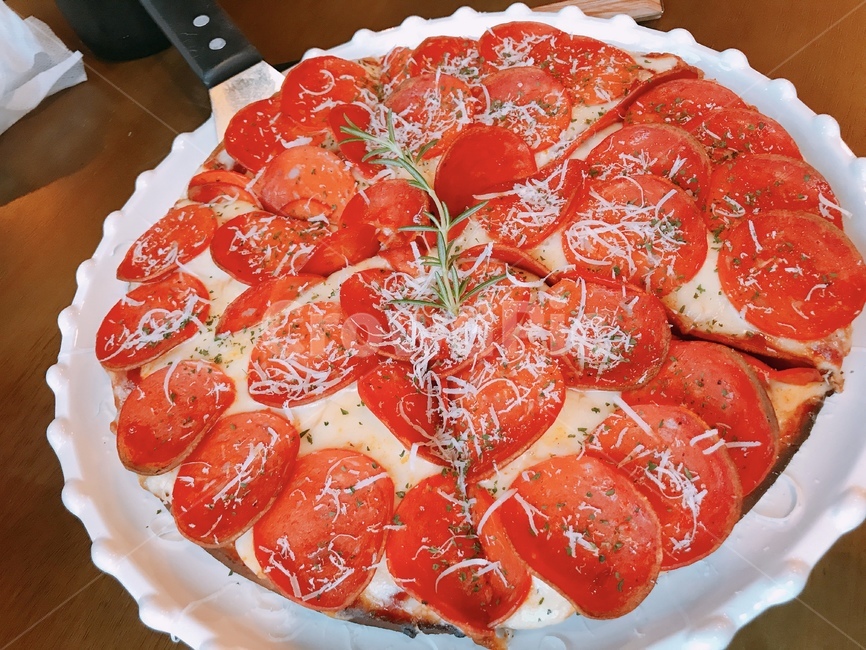 페퍼로니피자,피자,맛집음식,핫소스,서양요리,음식,식재료,요리,food,cook,meal,dishes,food reserves,양식,서양음식,서양요리,western food,western dishes,western meal,western cook