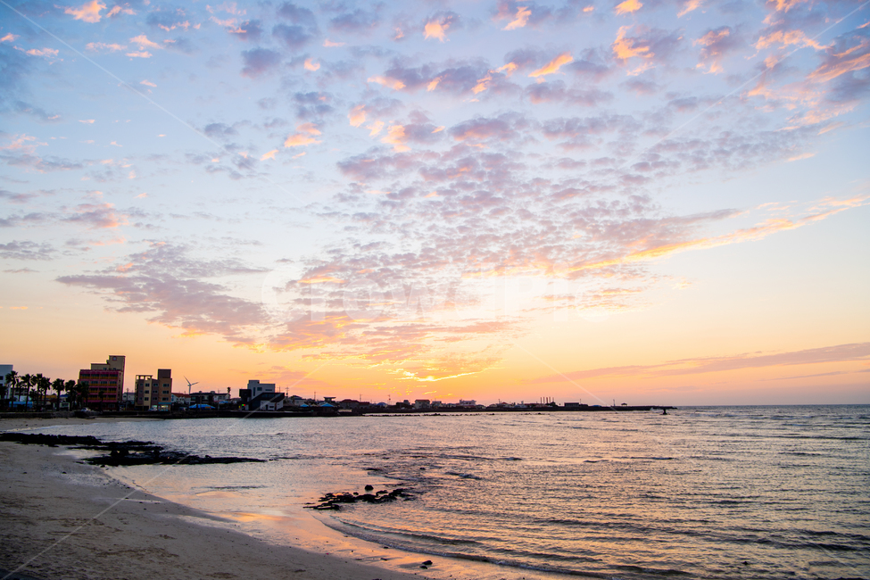 바다노을,노을,제주도바다,제주바다,해질녘,제주도바다사진,제주도바다풍경,바다풍경,무지개빛하늘,무지개빛,그라데이션,sunset,sea,beach,cloud,구름,구름사진,지평선,바다지평선,하늘,sky,자연,풍경,nature,landscape,해변,바다,beach,sea,제주도,jeju,jeju island,outdoors,옥외,red sky,붉은 하늘,dusk,황혼,dawn,새벽,일몰