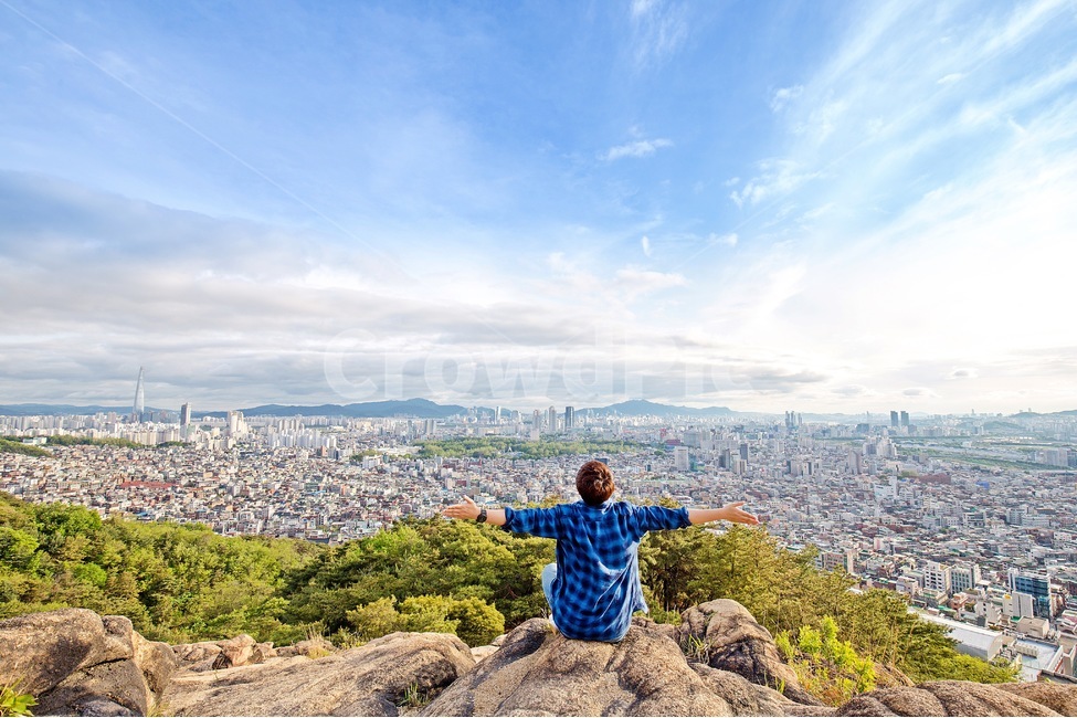 풍경,인물,도시,서울,용마산,뒷모습,사람,건물,하늘,구름,돌,정상,산,nature,people,seoul,tree,rock,city,scenery,landscape,sky,cloud,야경,밤,풍경,nightscape,night,landscape,도시,city,한국도시풍경,한국도시경관,korea cityscape,사람,인물,인간,human,person,남성,남자,man,male,감정표현,기분,feeling,emotion,여행,휴가,traveling,vacation,trip