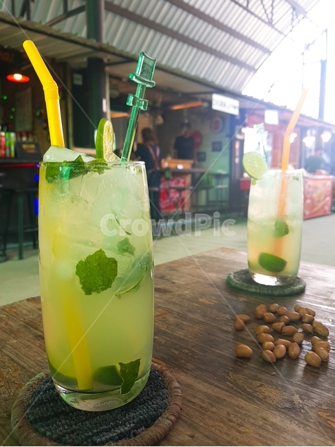 cocktail,칵테일,alcohol,알코올,모히토,mojito,beverage,마실것,음주,drink