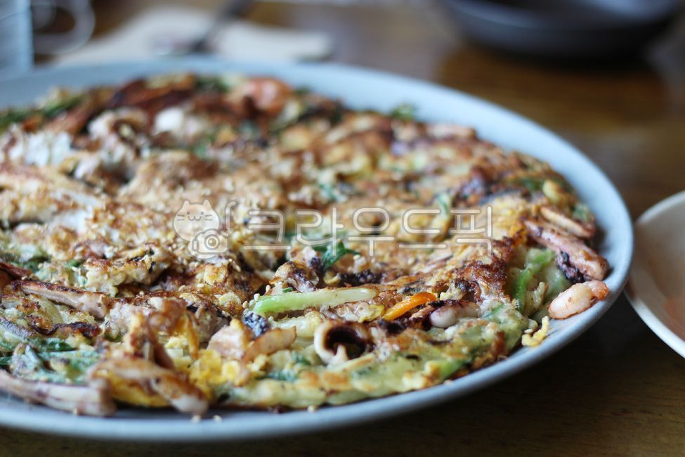 파전,해물파전,전,기름요리,기름진요리,요리,음식,오징어전,해물전,food,부침개,koreanfood,한식,전통음식,안주,집밥,해산물요리,한국음식,비오는날음식,가정식,전요리,음식사진,클로즈업,바삭한음식,식사,한식요리,한그릇요리,전통요리,술안주,막걸리안주,지짐이,야식,음식,식재료,요리,food,cook,meal,dishes,food reserves