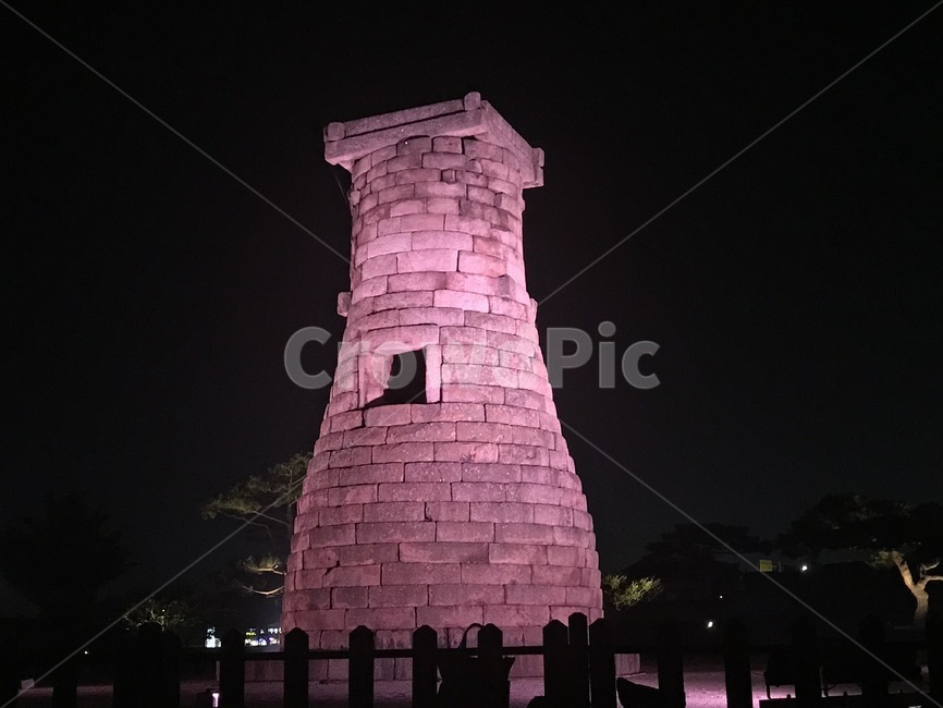 경주,역사,첨성대,유적지,불빛,조명,한국전통,한국문화,korean traditional,korean culture,랜드마크,landmark,tourist attraction,한국랜드마크,한국관광지,한국명소,korea landmark,korea tourist attraction