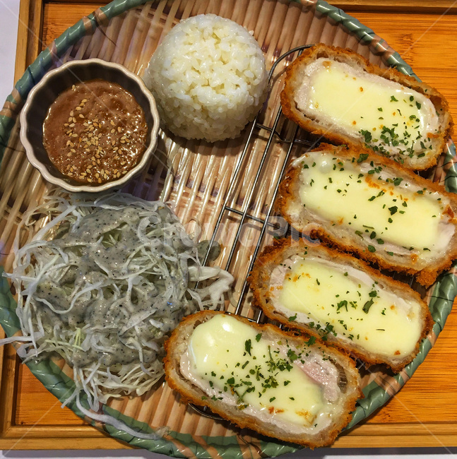 치즈돈까스,돈가스,양식,치즈돈가스,튀김류,돈까스,치즈,음식,식재료,요리,food,cook,meal,dishes,food reserves,육류,고기,meat