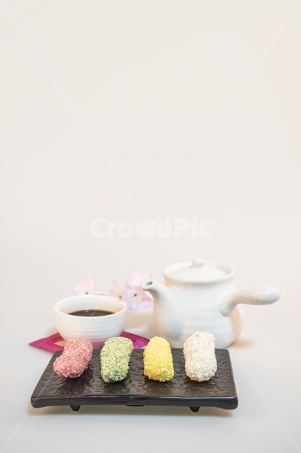 유과,한과,전통음식,다과,음식,과자,접시,그릇,수정과,차,찻잔,찻주전자,주전자,벚꽃,꽃,전통,실내,이벤트,쇼핑,팝업,1월,구정,신정,설,설날,기획사진,컨셉사진,콘셉사진,배경,백그라운드,Koreatraditionaltea,persimmonpunch,tea,Teapot,kettle,Korea,Traditional,DeepfriedSweetRiceCake,snack,cookies,biscuit,Indoor,Event,Shopping,Pop,January,PlanningPhotos,ConceptPhotos,Backgrounds,한국전통,한국문화,korean traditional,korean culture,음식,식재료,요리,food,cook,meal,dishes,food reserves,디저트,간식,후식,dessert,snack,연출,컨셉,콘셉,direction,concept,누끼,remove background