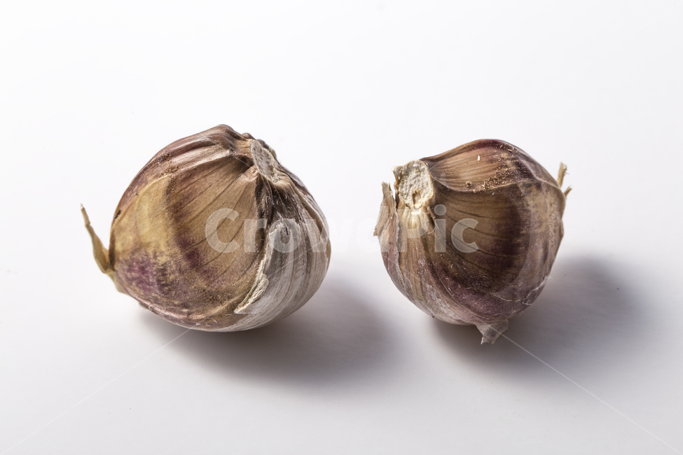 마늘,햇마늘,육쪽마늘,통마늘,갈릭,재료,식자재,야채,채소,매움,알싸함,껍질,알맹이,향료,유기농,농사,건강,채식,채식주의,양념,맛,매운,영양,영양가,식재료,garlic,노화방지,항암,클로즈업,음식,식재료,요리,food,cook,meal,dishes,food reserves,채소,야채,vegetables,누끼,remove background