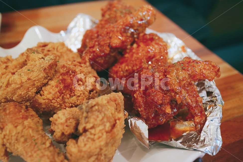 치킨,양념치킨,후라이드,음식,야식,식재료,배달음식,외식,메뉴,튀김,푸드,요리,닭고기,food,chicken,음식,식재료,요리,food,cook,meal,dishes,food reserves