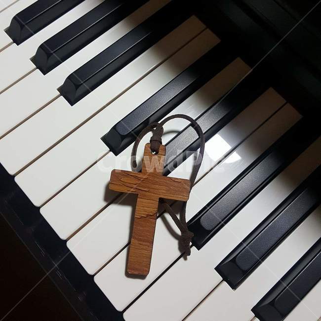 십자가,cross,피아노,piano,음악,music,건반,keybord,악기,종교,신앙,religion,belief,faith,악기,음향기기,musical instrument,musical equipment