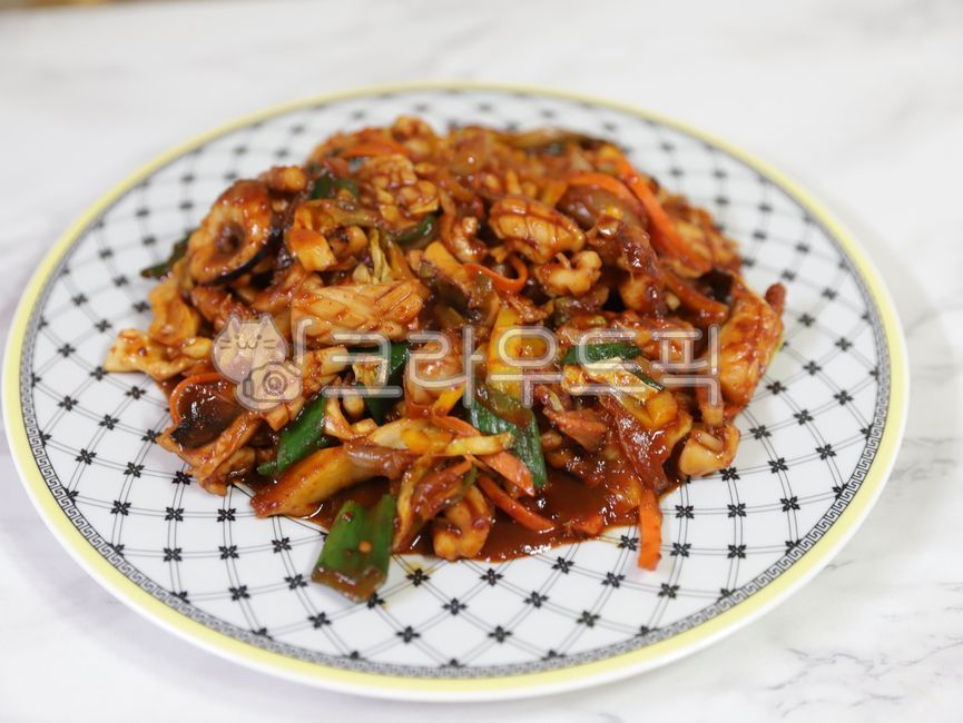 cabbage,onion,kdreancook,redpepperpaste,green onion,stirfriedfood,spicy,Stirfried squid,dish,chili powder,calamari,koreancuisine,squid,Spicy,snack,plate,chili pepper paste,vegetable,stirfriedsquid,redpepperpowder,stirfried dishes,Korean food,ingredients,c