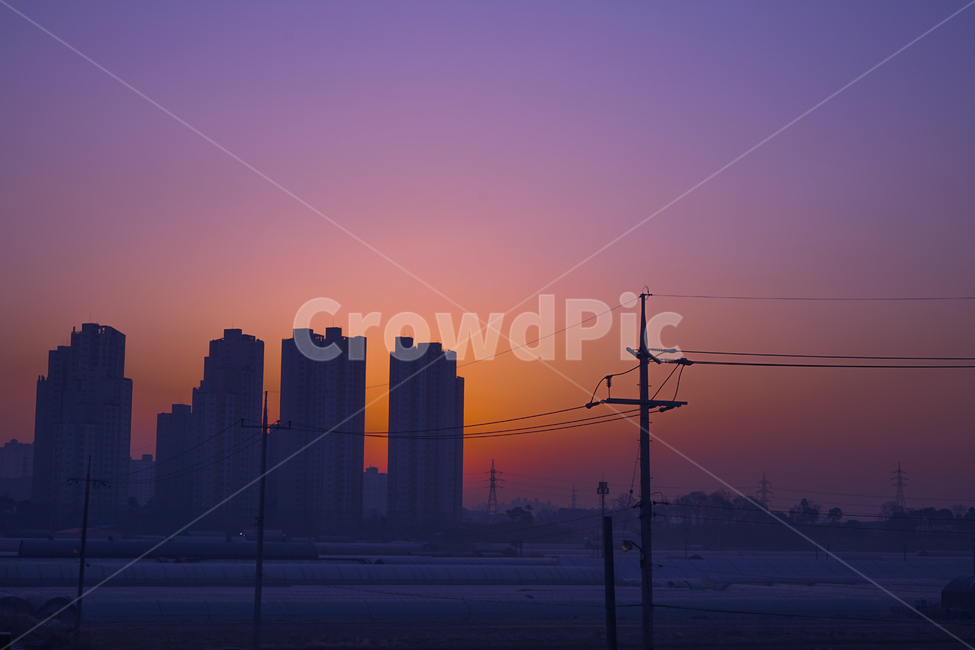 여명,새벽,빛,건물,아파트,전주,전봇대,하늘,감성,도시,풍경,city,landscape,실루엣,그림자,silhouette,shadow,nature,자연,outdoors,옥외,dusk,황혼,dawn,red sky,붉은 하늘,sky,sunset,일몰