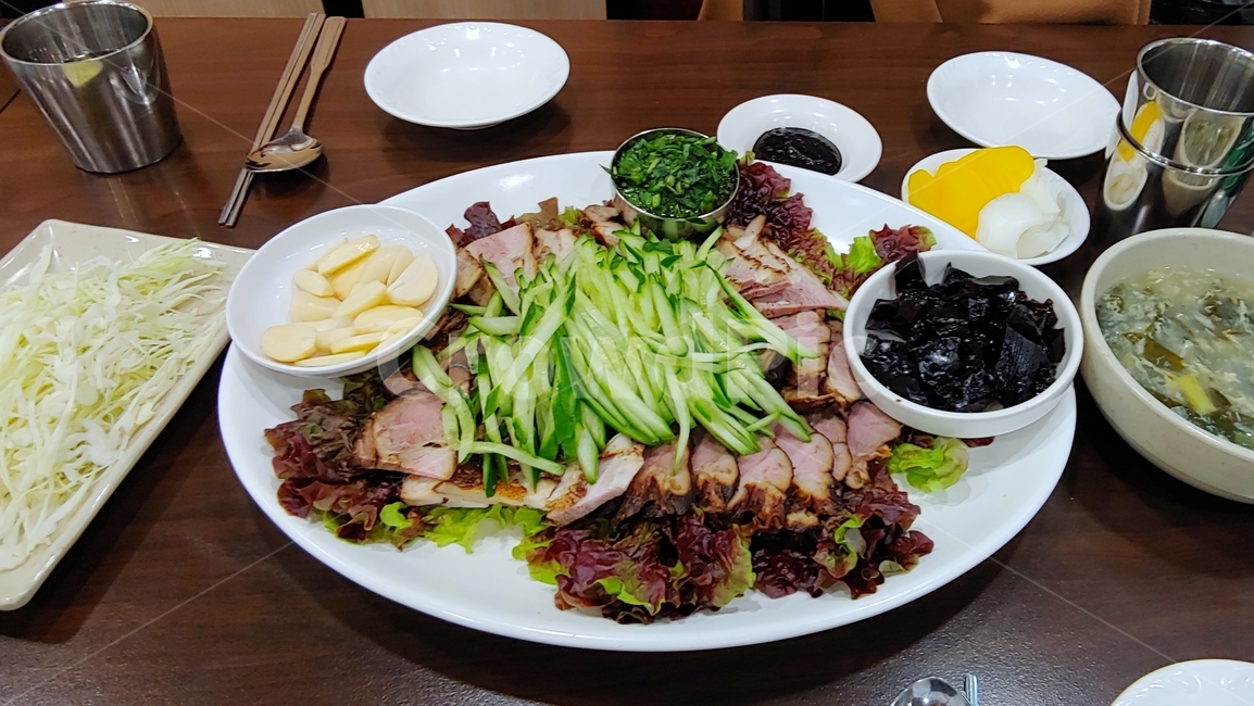food,음식,중식,오향,돼지고기,오향장육,오이,술안주,단무지,중국,간장,소스