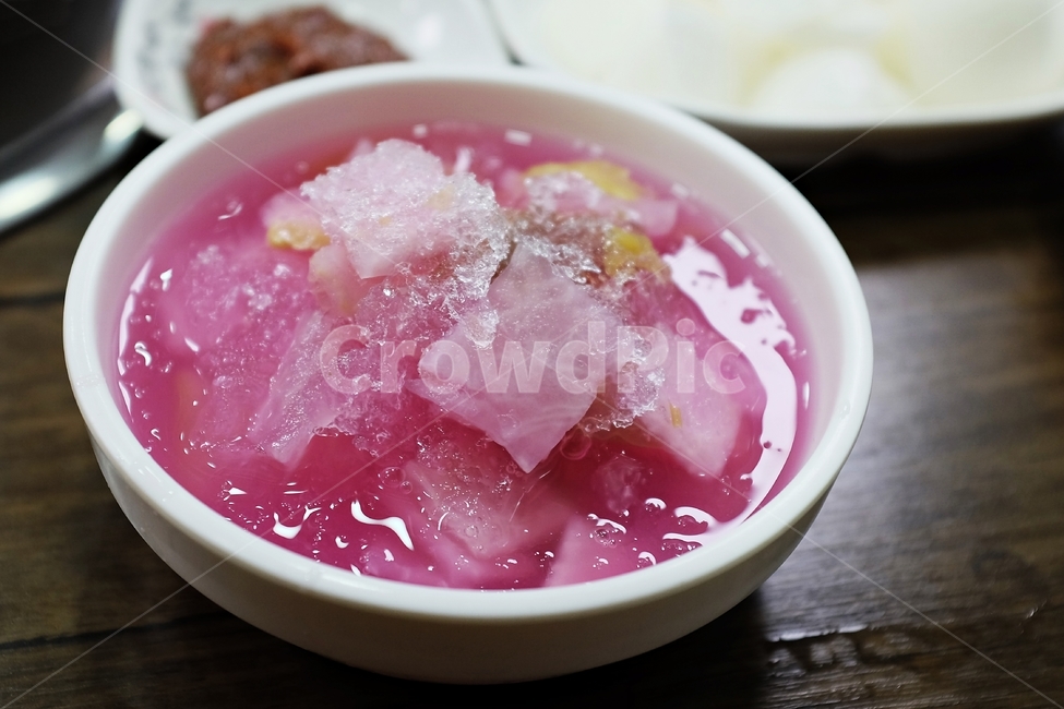 동치미,동치미맛,여름별미,동치미무우,동치미국수,음식,식재료,요리,food,cook,meal,dishes,food reserves,한식,한국음식,한국요리,korean food,korean dishes,korean meal,korean cook