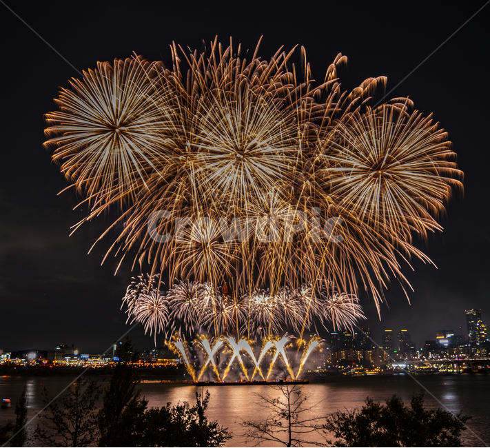 불꽃놀이,불꽃축제,서울국제불꽃축제,fireworks,한강,아경,한화불꽃축제,풍경,nightscape,night,landscape,도시,city,한국도시풍경,한국도시경관,축제,행사,festival,event,nature,자연,옥외,outdoors,감성,아름다운,beautiful,야경,밤,풍경,nightscape,night,landscape