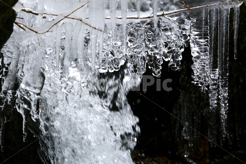 nature,winter,ice,small river,Valley,sight,winter valley,season,icicle,landscape