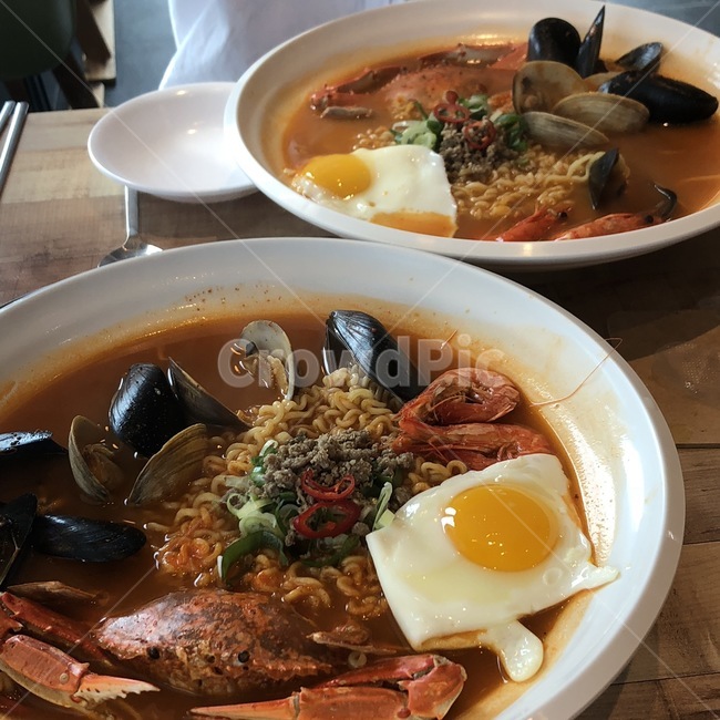 food,음식,dish,요리,meal,식사,bowl,사발,egg,계란,라면,해물라면,음식,식재료,요리,food,cook,meal,dishes,food reserves,한식,한국음식,한국요리,korean food,korean dishes,korean meal,korean cook