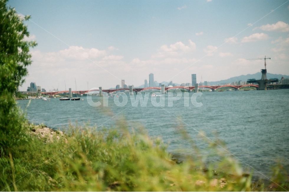한강,강,물,풍경,서울,잔디,풀,도시,풍경,city,landscape,한국도시풍경,한국도시경관,korea cityscape,감성,sensible,feeling,transportation,교통,watercraft,선박,vehicle,차량,vessel,용기,water,waterfront,워터 프론트