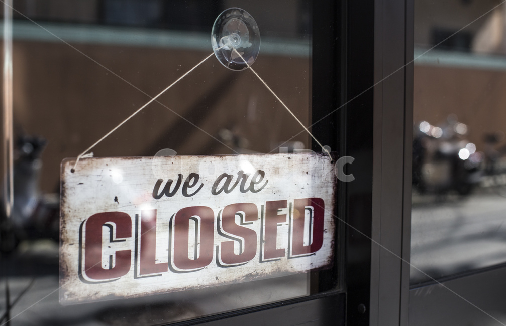 closedsign,클로즈,배경,카페,닫음,배너,도시의,개념,카피,디자인,표시,문,doorsign,영어,메시지,오래된,식당문,간판,상점앞,기호,텍스트,도시,빈티지,창문,유리,반사,유리문,종료,마감,사물,물건,오브젝트,thing,object,matter