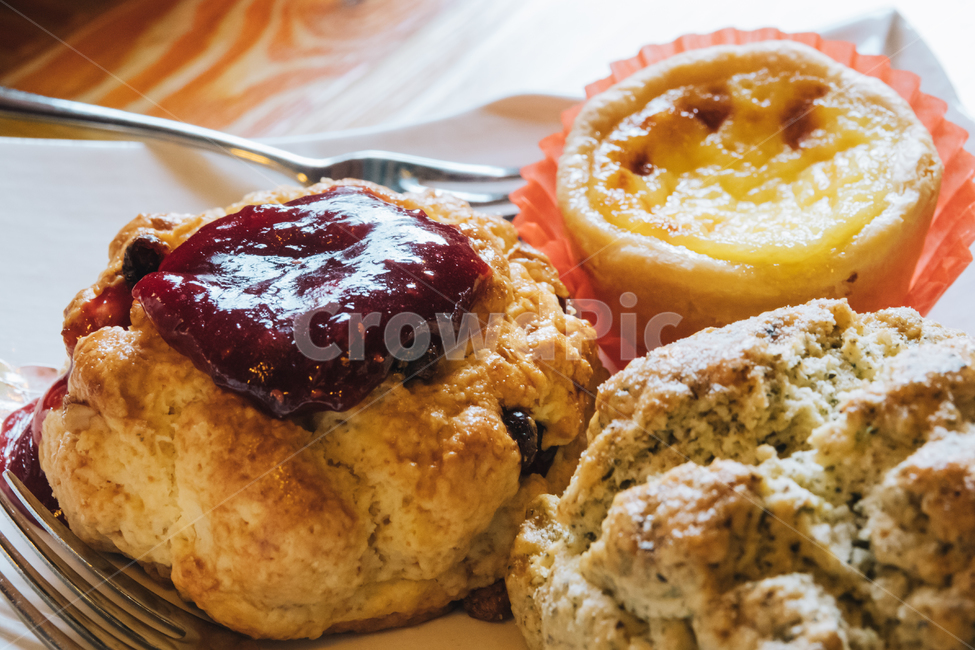 스콘,디저트,빵,카페스콘,옥수수빵,scone,bread,cafe,dessert,후식,잼,딸기잼,food,coffee,음식,식재료,요리,food,cook,meal,dishes,food reserves,빵,bread,디저트,간식,후식,dessert,snack