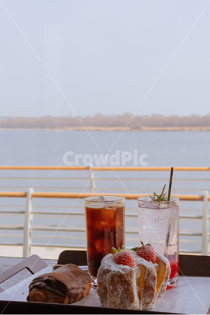food,음식,dessert,디저트,빵,베이커리,bakery,커피,coffee,에이드,음료,glass,유리,디저트,간식,후식,dessert,snack,커피,카페,coffee,cafe