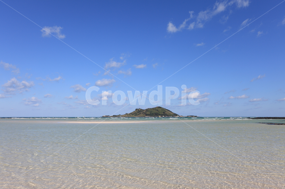 제주,제주도,바다,섬,풍경,바닷가,자연,해변,해수욕장,비치,협재,협재해수욕장,해안,하늘,구름,배경,백그라운드,배경이미지,바탕화면,수평선,파도,물,물결,맑은,깨끗한,아름다운,넓은,푸른,푸른바다,제주바다,바닷물결,바다물결,바닷물,바다물,잔잔한,패턴,환경,여름,휴가,바캉스,힐링,비양도,한국,자연,풍경,nature,landscape,한국자연풍경,한국자연경관,korea nature landscape,제주도,jeju,jeju island,land,땅,outdoors,옥외,water,shoreline,해안선,sea,ocean,대양,coast,연안
