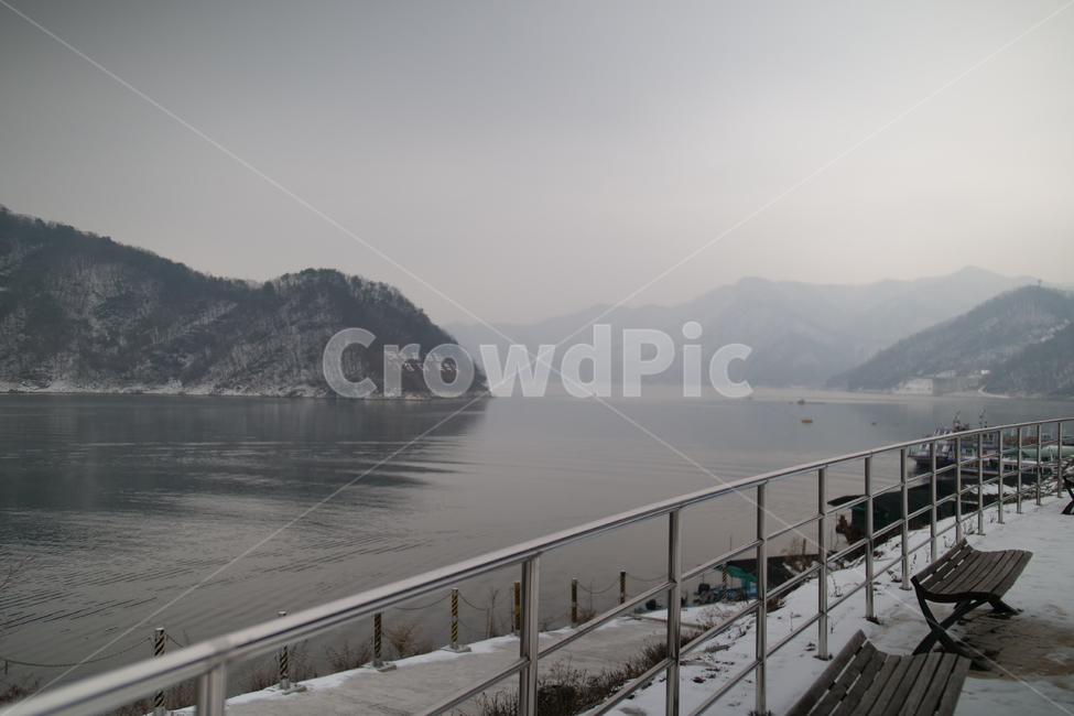 소양강,자연,풍경,겨울,호수,춘천,겨울,계절,winter,season,자연,풍경,nature,landscape,handrail,난간,banister,railing